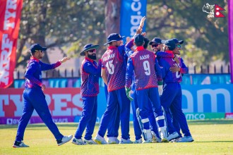 नेपाल र वेस्ट इन्डिज भिड्दै